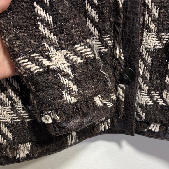 Chico’s Brown Cream Plaid Bouclé Tweed Jacket Faux Leather Trim Size 0 M - Picture 7 of 13